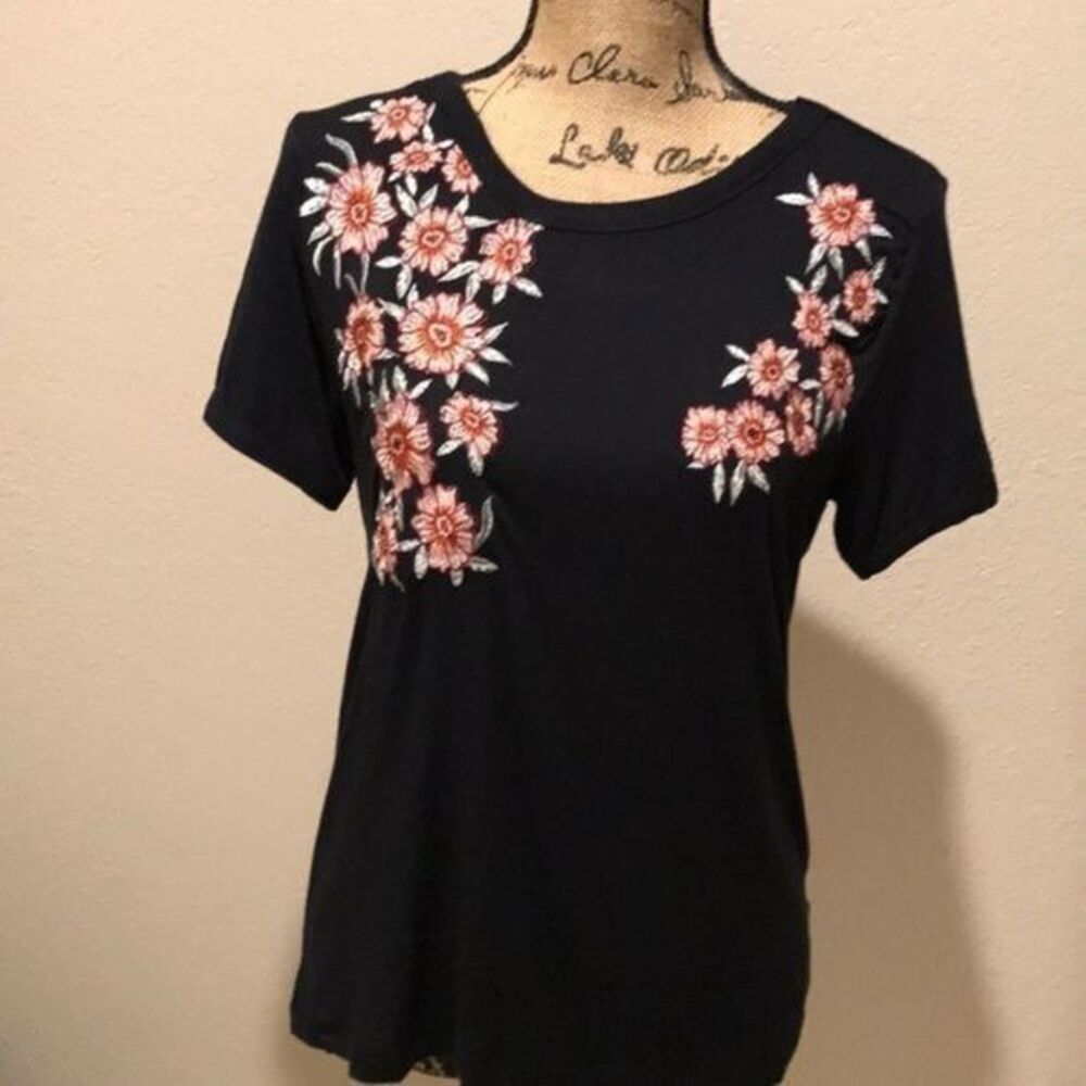 COPY - Bundle 6 for $20 plus shipping Euc Messy Bun Just Chillin Top
